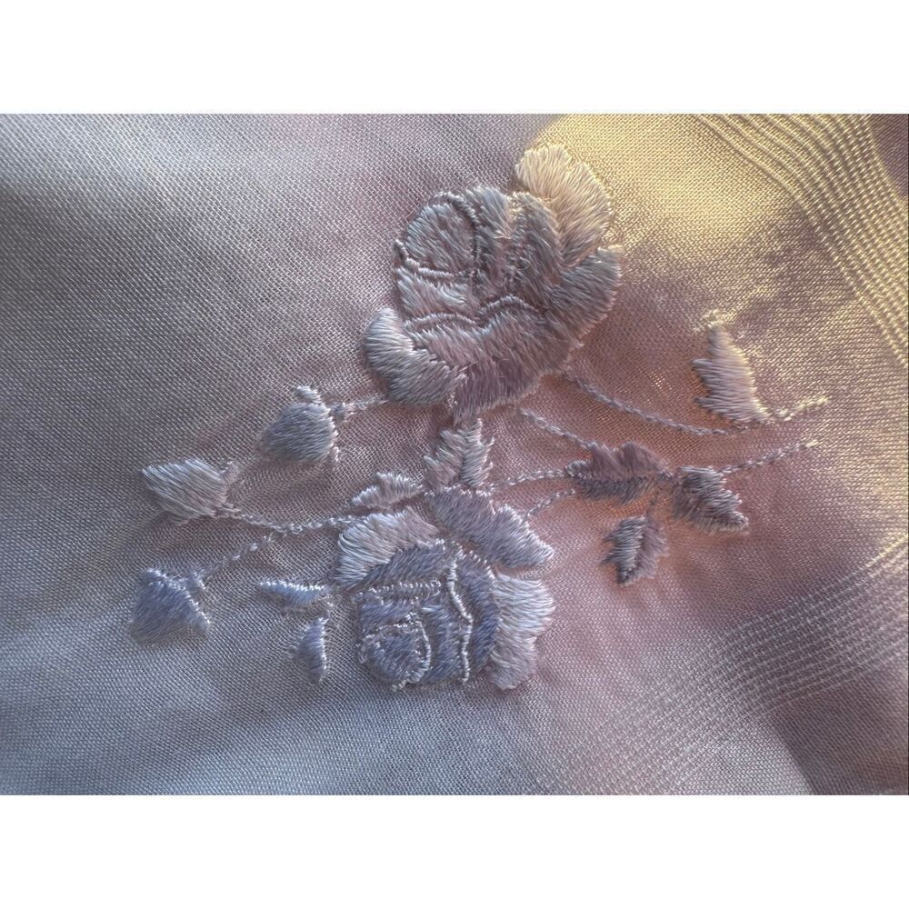 Vintage handkerchief delicate, white floral embroidered textile